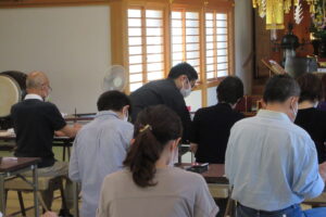 ６月１６日・３０日妙見宮にて書道教室が開催されました。