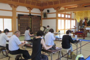 ７月１８日妙見宮にて書道教室が開催されました。